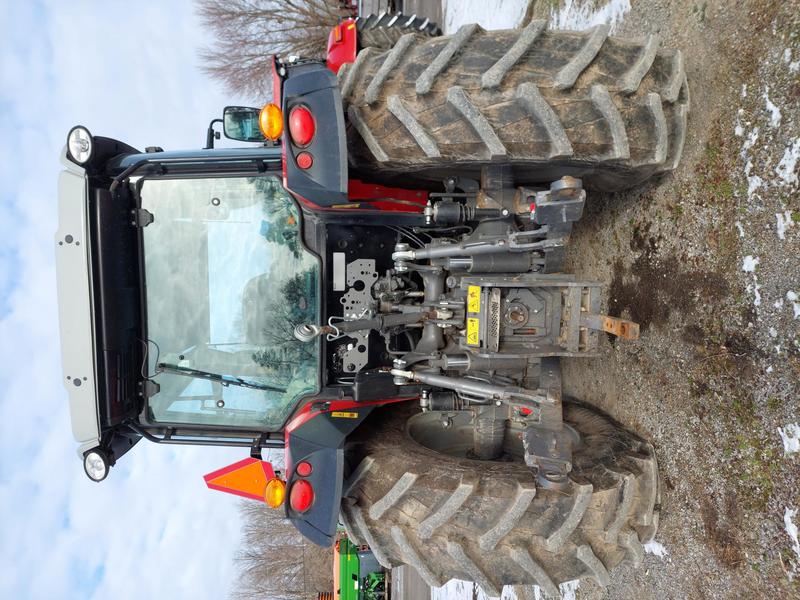 Tractors  Massey Ferguson MF5711 Global Tractor Photo